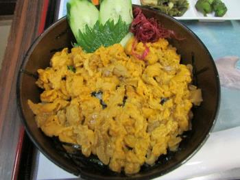 メガウニ丼 メガウニ丼